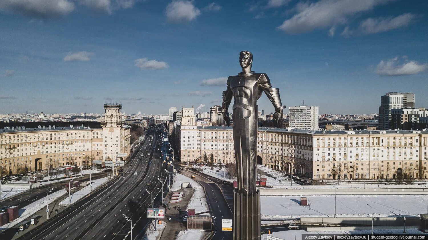 Площадь гагарина москва фото Photo: Yury Alekseevich Gagarin, monument, memorial, Moscow, Gagarina Square - Y