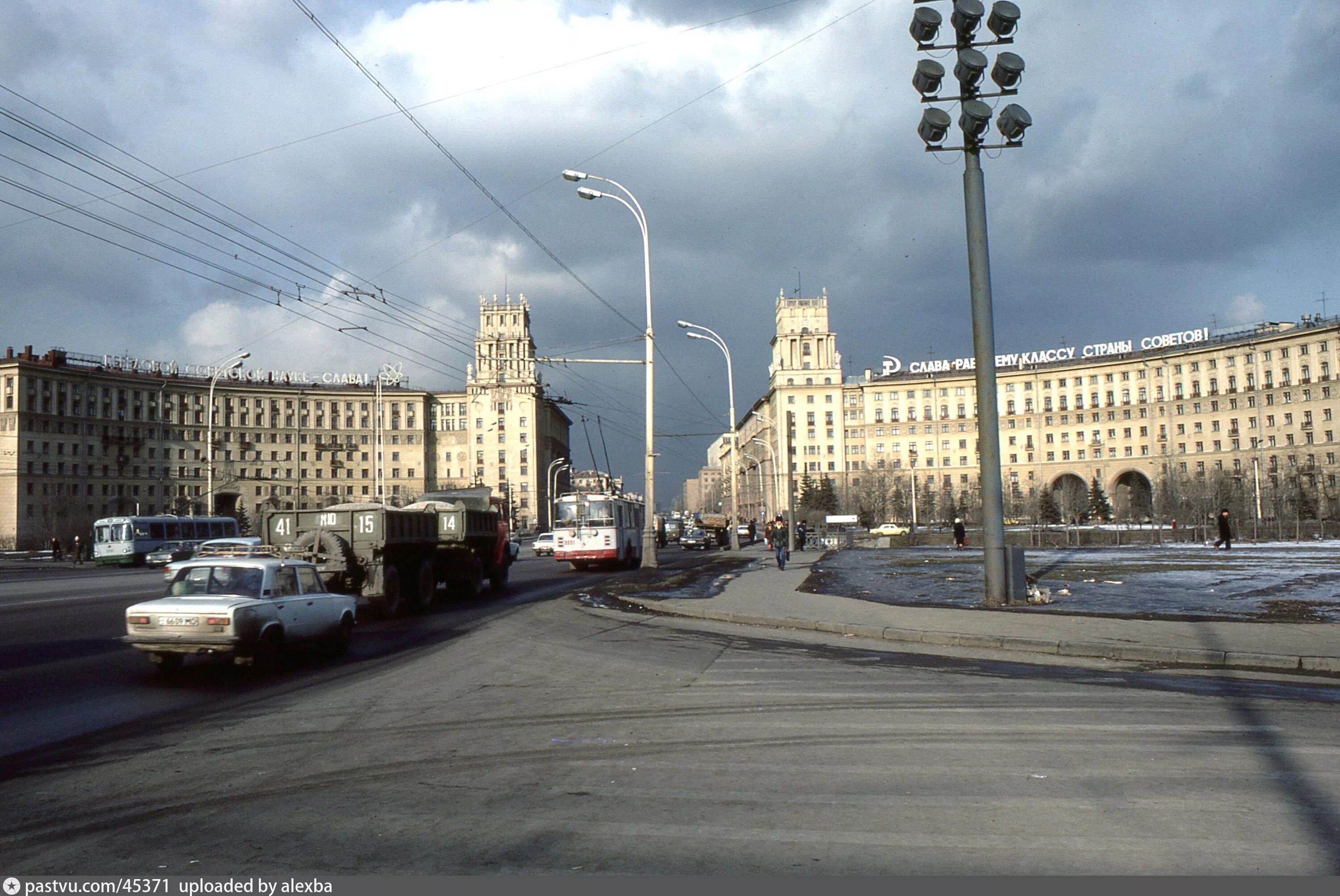 Площадь гагарина москва фото Площадь Гагарина