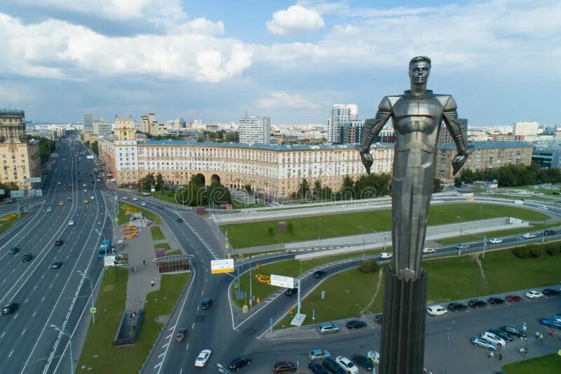 Площадь гагарина москва фото Moscow, Russia - July 22, 2019: Aerial View of Yuri Gagarin Monument on Gagarin 