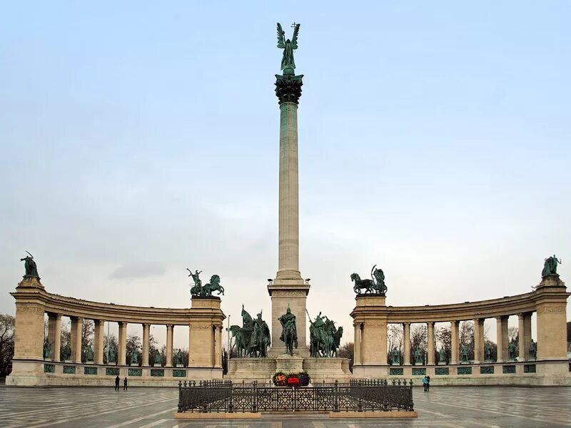 Площадь героев фото Туры в Памятник Тысячелетию Будапешт Венгрия из Минска, автобусные туры, тур вых