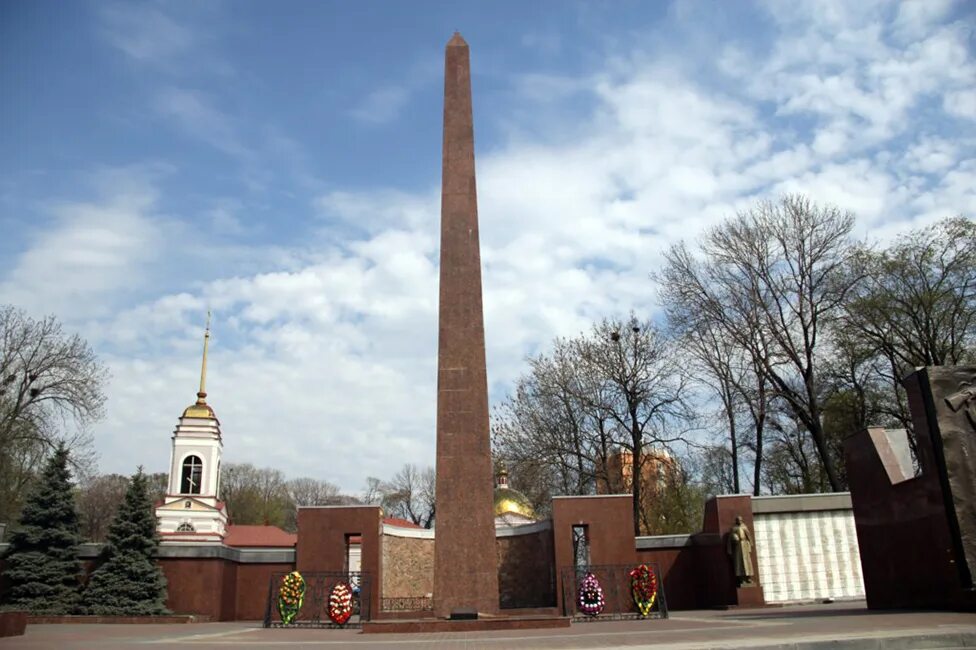 Площадь героев липецк фото Липецк - город металлургов и курортников, ученых и военных