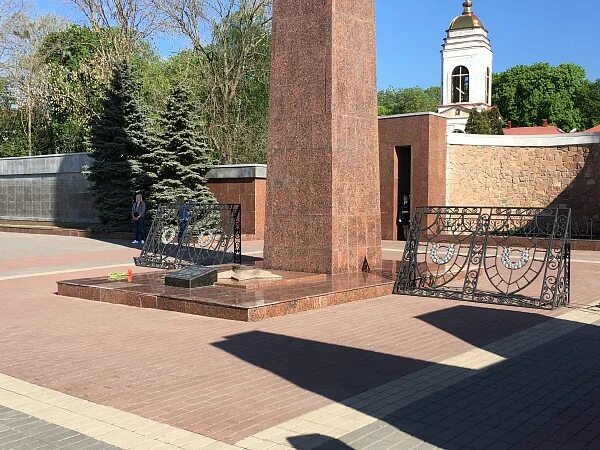 Площадь героев липецк фото На площади Героев возложили гирлянду Славы