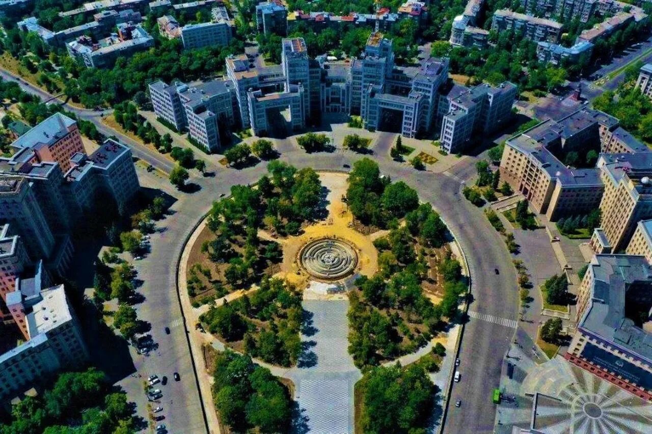 Площадь харькова фото Картинки ХАРЬКОВСКАЯ ПЛОЩАДЬ
