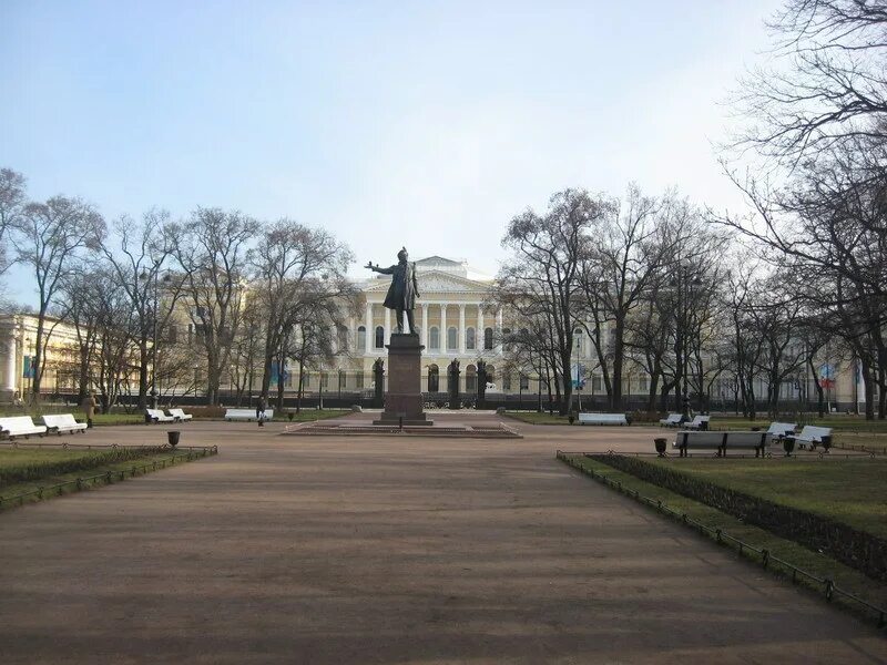 Площадь искусств фото Площадь Искусств IZI Travel