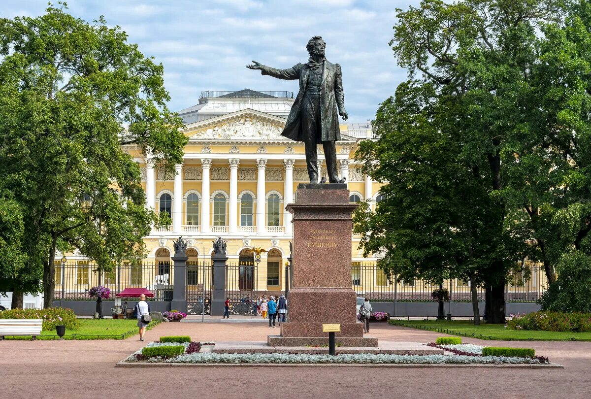 Площадь искусств в санкт петербурге фото Золотая осень в Санкт-Петербурге: где и когда погулять Sokroma - Апарты и Отели 