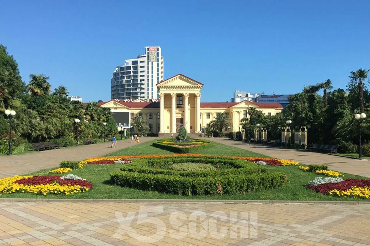 Площадь искусств в сочи фото Сочинский художественный музей - экскурсия из Сочи Цены, описание