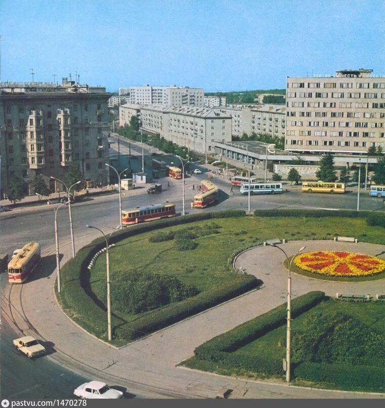 Площадь калинина фото Площадь Калинина, примерно 1975–1976 годы 2023 Типичный Новосибирск ВКонтакте