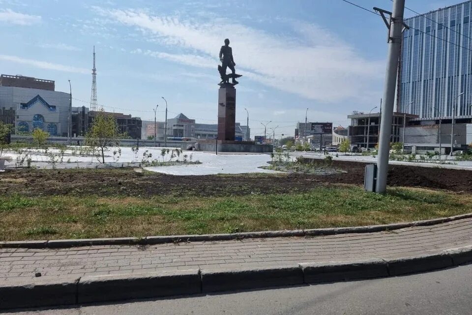 Площадь карла маркса новосибирск фото В Новосибирске на площади Карла Маркса завершают работы по озеленению - KP.RU