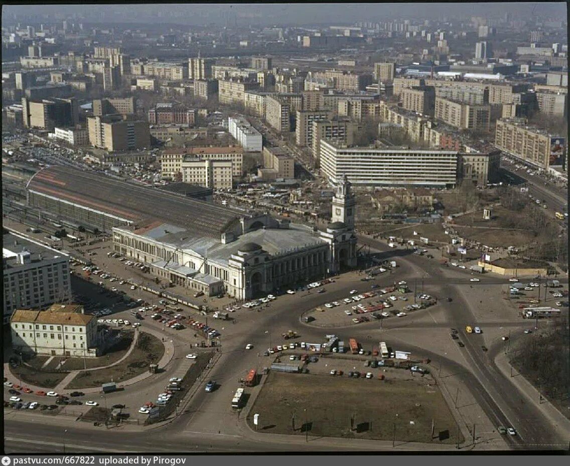 Площадь киевского вокзала фото Площадь Киевского вокзала