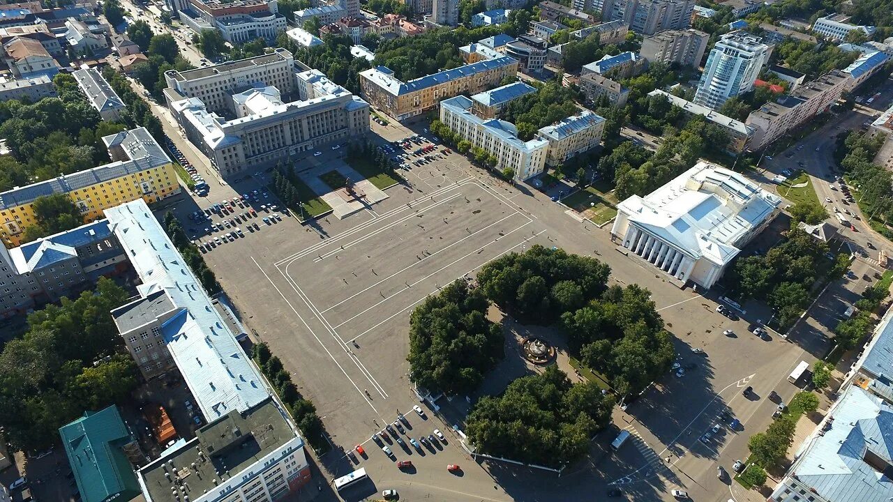 Площадь кирова фото Филармония, ТЦ "Крым", вышка ГТРК Вятка и Театральная площадь в солнечный день Т