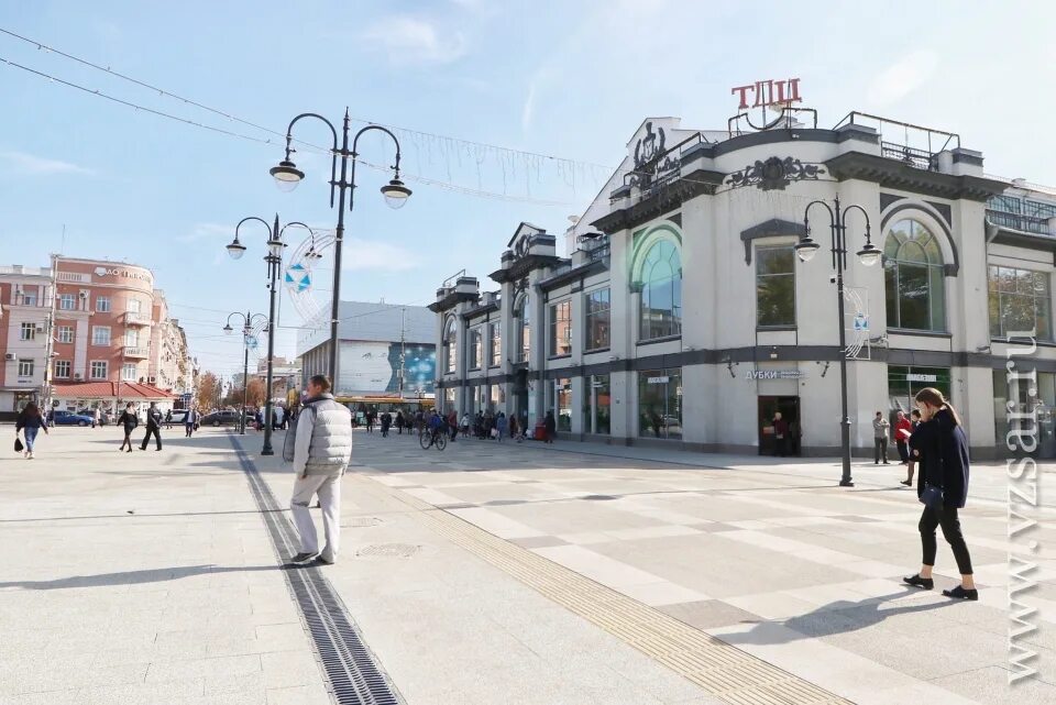 Площадь кирова саратов фото Новая плитка у Саратовского цирка уже потребовала замены Новости Саратова и обла
