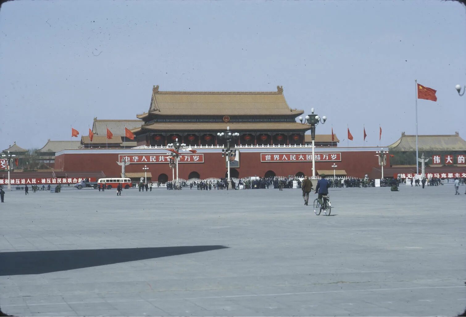 Площадь китая фото Tiananmen Square in 1988 image - China - ModDB