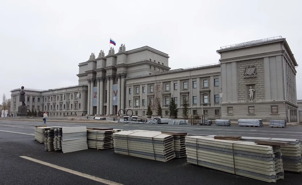 Площадь куйбышева фото Самарец снял на видео подготовку площади им. Куйбышева к Параду Победы - KP.RU