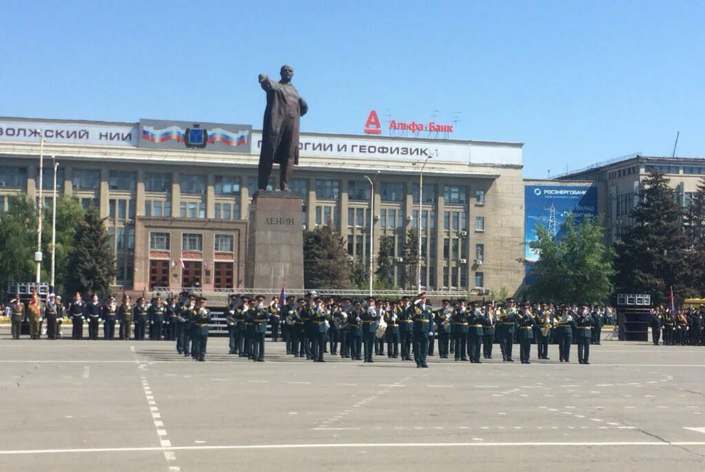 Площадь ленина 1 саратов фото Театральная площадь