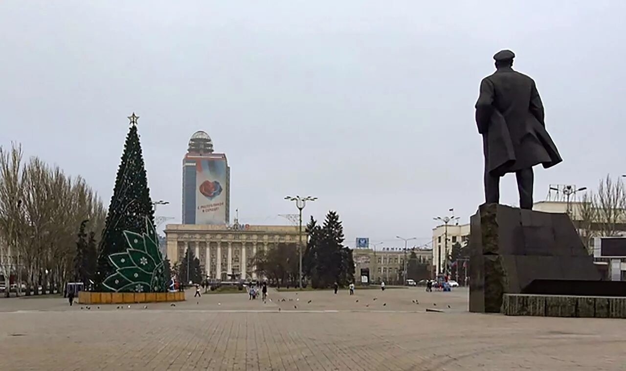 Площадь ленина фото Площадь Ленина готова к новогодним праздникам - Youdn.ru Твой Донецк