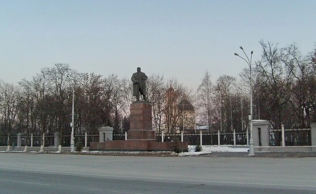 Площадь ленина гомель фото Панорама: В. И. Ленин, памятник, мемориал, Беларусь, Гомель, площадь Ленина - Ян