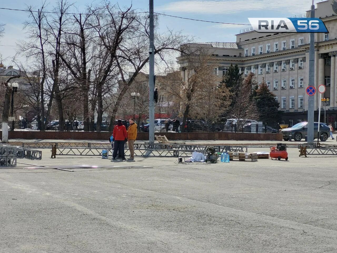 Площадь ленина оренбург фото В Оренбурге на площади имени Ленина началась подготовка к 9 мая - Новости Оренбу