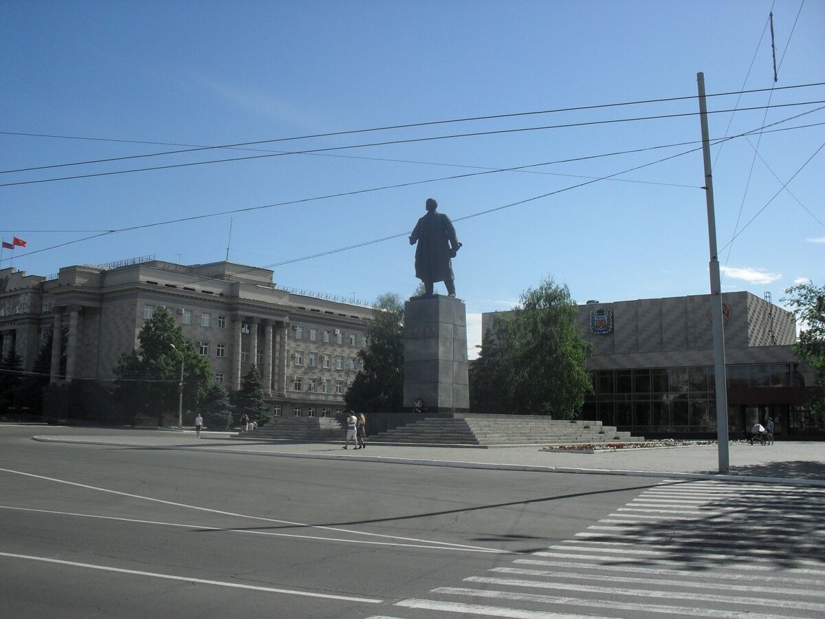 Площадь ленина оренбург фото Саботаж или линия партии? Почему выпускники "президентского резерва" создают в р