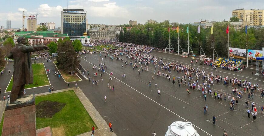 Площадь ленина саратов фото Театральная площадь, Саратов - ярмарка, веб-камера, адрес, фото, на карте, отели