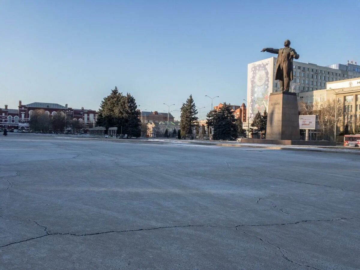 Площадь ленина саратов фото Саратовцы предложили переименовать Театральную площадь в Белую