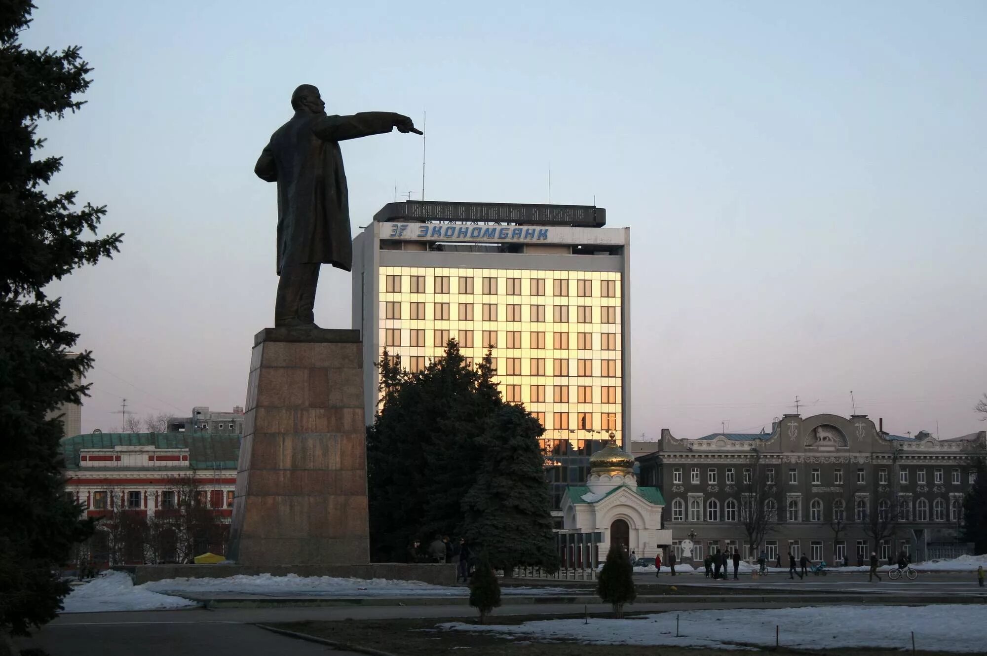 Площадь ленина саратов фото Театральная площадь, Саратов - ярмарка, веб-камера, адрес, фото, на карте, отели
