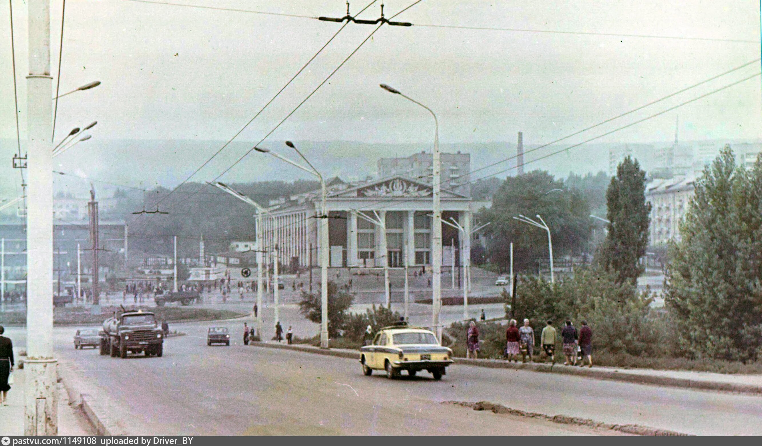Площадь ленина саратов ленинский район фото Площадь Ленина, вид с моста - Retro photos