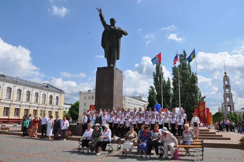 Площадь ленина тамбов фото В Тамбове не будут сносить памятник Ленину - KP.RU