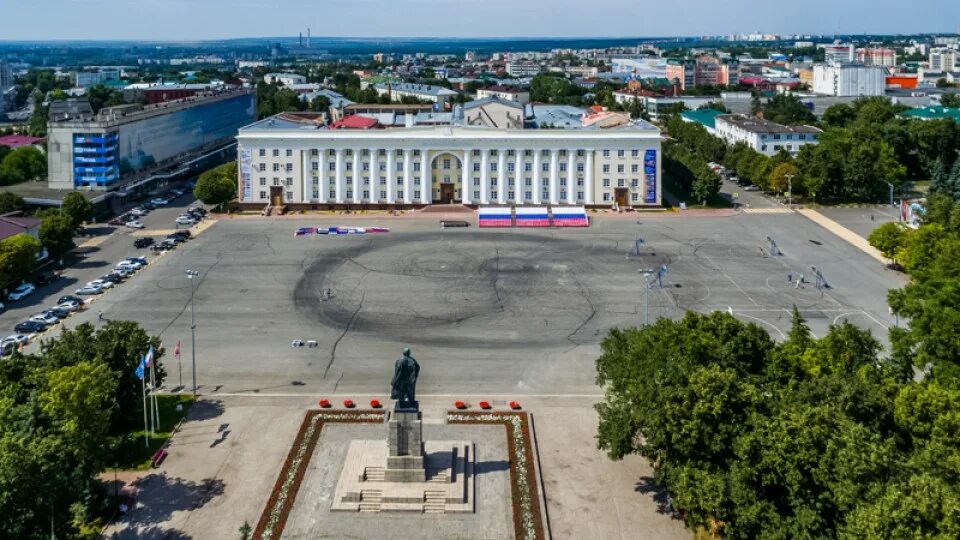 Площадь ленина ульяновск фото В Ульяновске площадь Ленина хотят переименовать в Соборную