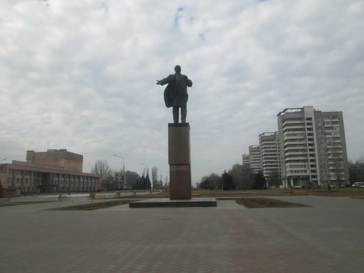 Площадь ленина волжский фото Волжский - город противоречий, или наш опыт переезда из Казахстана в Россию Не с
