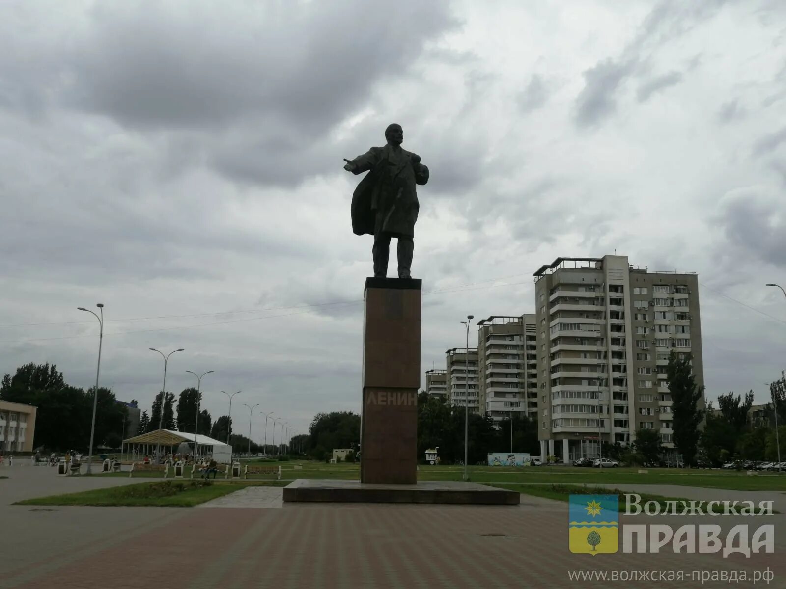 Площадь ленина волжский фото Как в Волжском памятник Ленину потеряли, а потом нашли Новости Волжского - Волжс