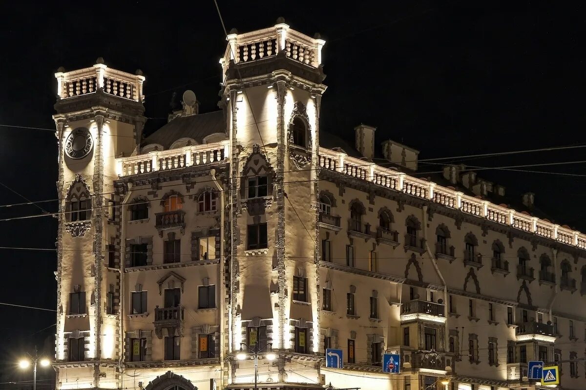 Площадь льва толстого фото Площадь Льва Толстого засияла с новой подсветкой и оформлением - МК Санкт-Петерб