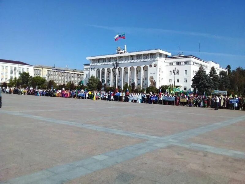 Площадь махачкалы фото Делегация от Сулейман-Стальского района приняла активное участие в фестивале нар
