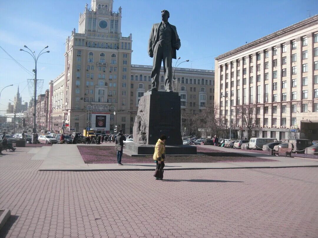 Площадь маяковского фото Памятник В.В.Маяковскому, г. Москва, Триумфальная пл.