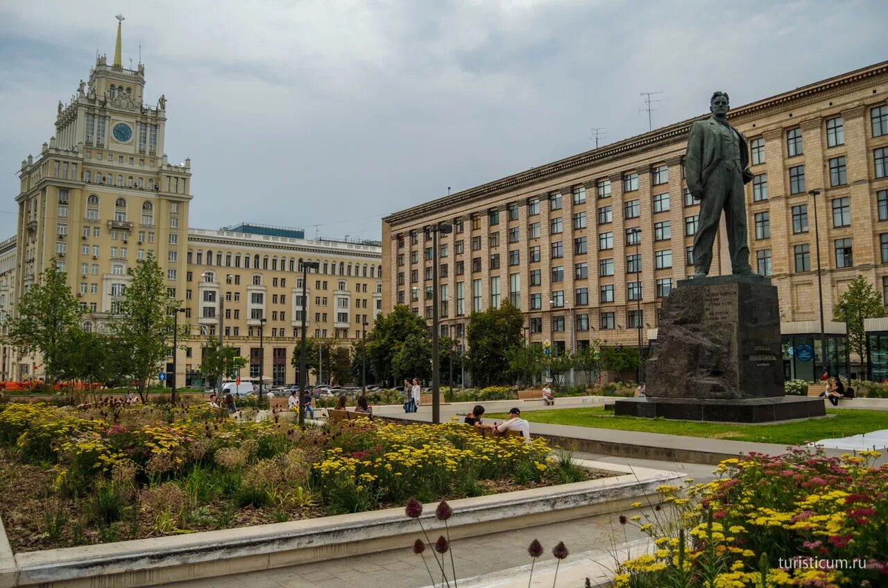 Площадь маяковского фото Музей Булгакова, нехорошая квартира, Патриаршие пруды, Москва