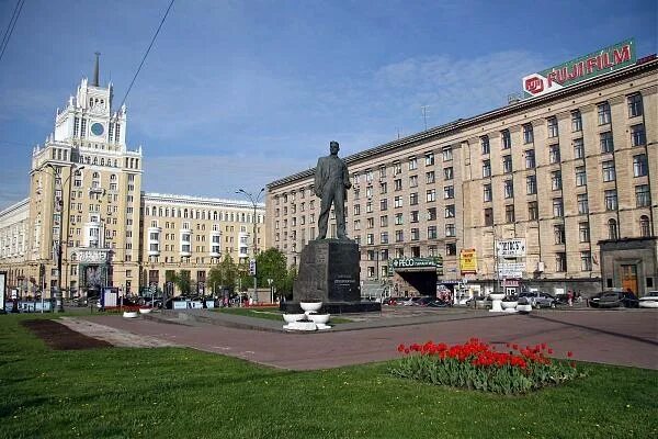 Площадь маяковского фото Поступило 44 предложения по благоустройству Триумфальной площади в столице :: Эл