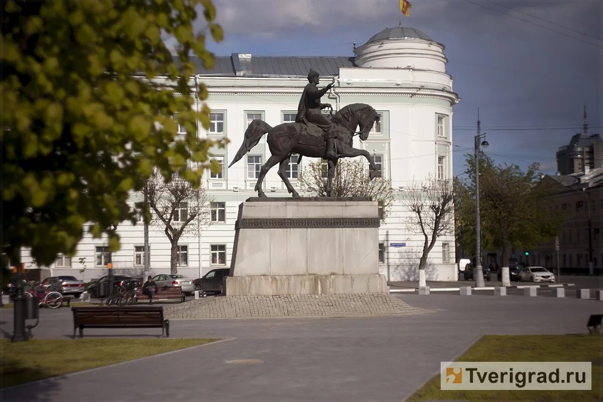 Площадь михаила тверского тверь фото В Твери перекрыли часть площади Михаила Тверского Твериград