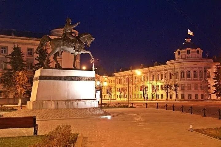 Площадь михаила тверского тверь фото В Твери "выключат" памятники и собор - МК Тверь