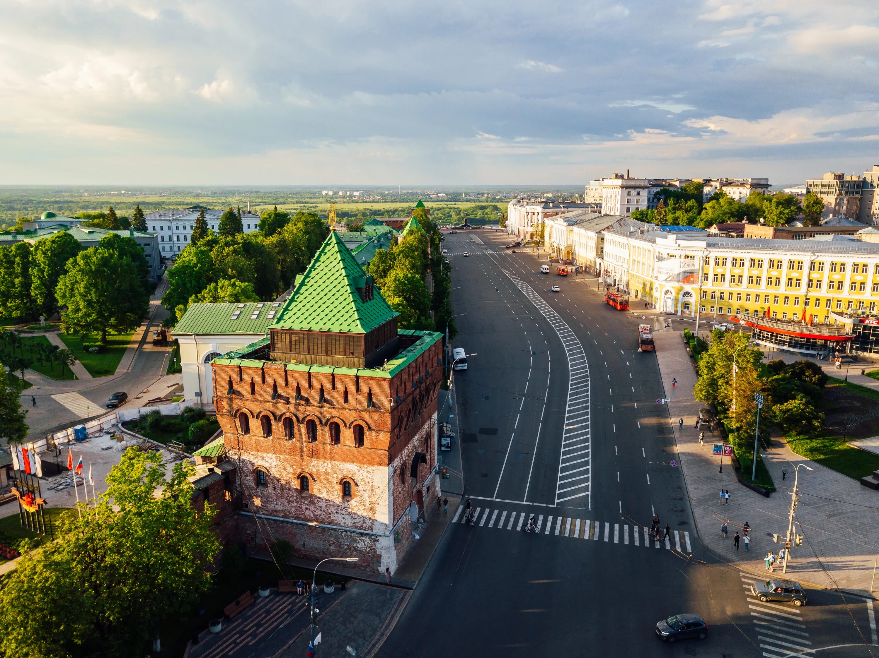 Площадь минина нижний новгород фото Гид по Нижнему Новгороду. К 800-летию города Афиша - новости