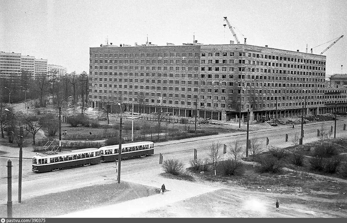 Площадь мужества в москве фото Жилой дом Академии наук