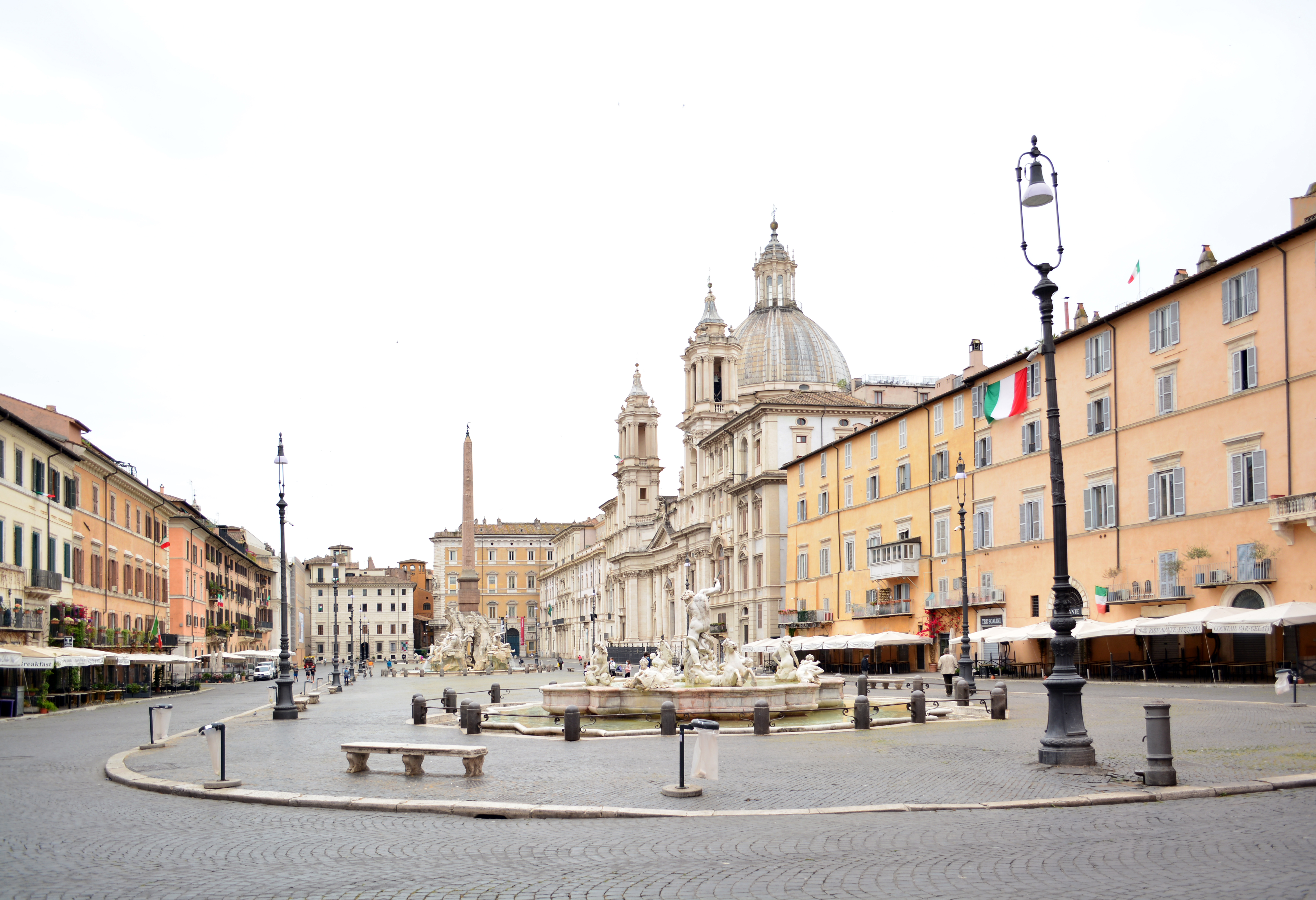 Площадь навона фото File:Panoramica di piazza Navona (1).jpg - Wikimedia Commons
