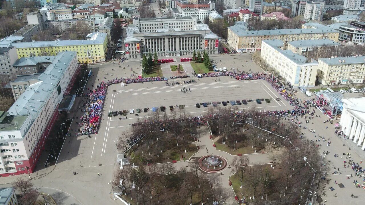 Площадь невского киров фото День Победы в Кирове с высоты птичьего полёта. Завораживающее видео