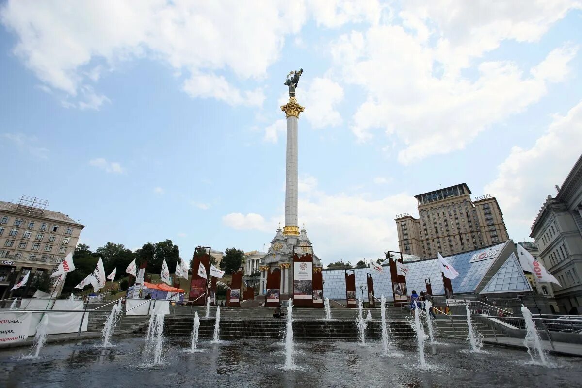 Площадь независимости фото Читатели Die Welt попросили Россию забрать Украину целиком Аргументы и факты - a