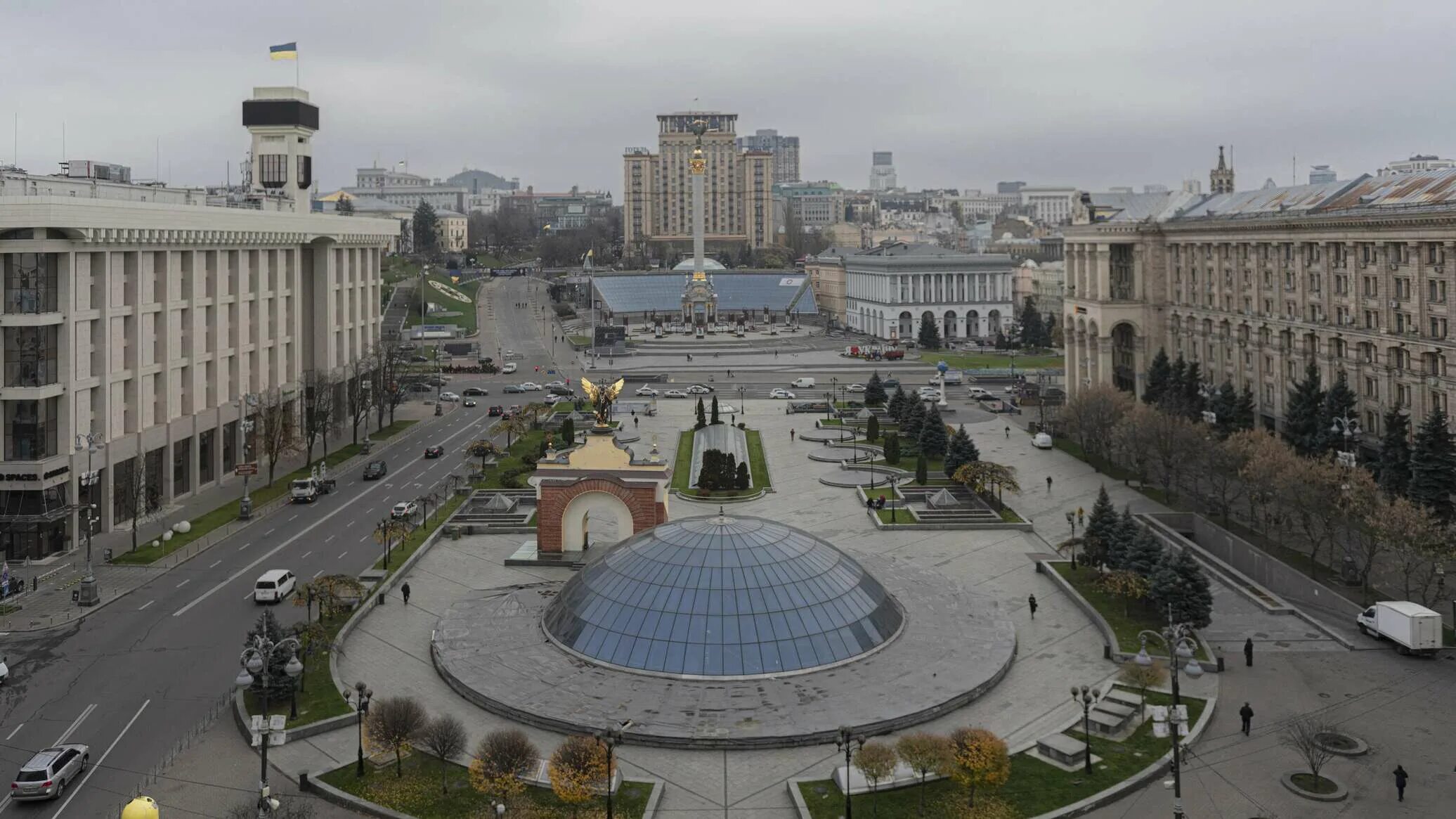 Площадь независимости фото Киев готовится к сдаче сразу двух городов - военкор