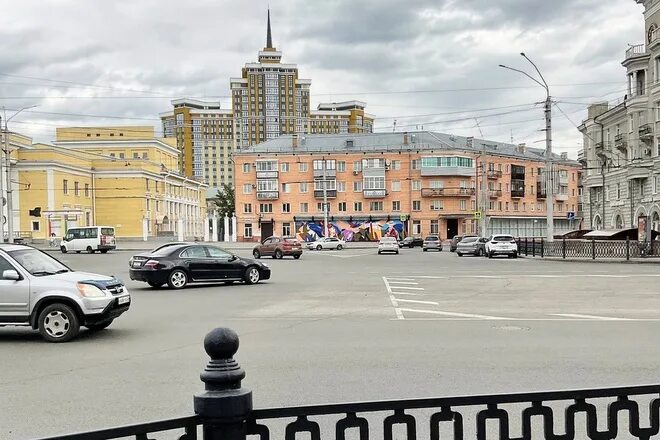 Площадь октября барнаул фото Как стрит-арт обновил площадь Октября в Барнауле