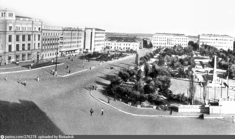Площадь павших борцов фото Площадь Павших борцов