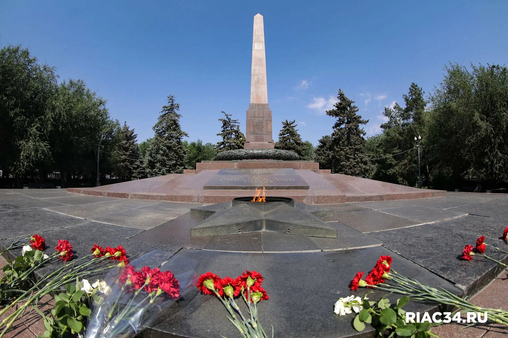Площадь павших борцов волгоград фото В Волгограде отреставрируют мемориал на пл. Павших борцов