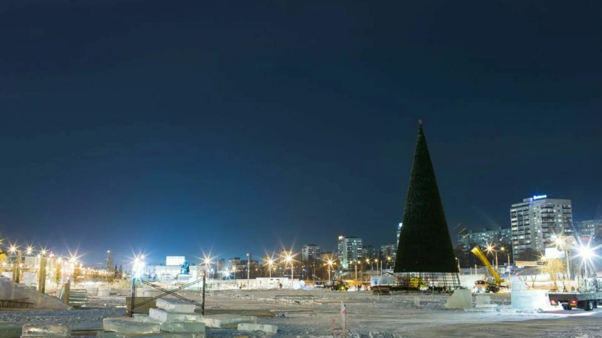 Площадь перми фото Работа главного ледового городка Перми вновь приостановлена - Новости Перми и Пе