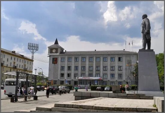 Площадь первоуральск фото Площадь Победы Дворец культуры и техники - Picture of Victory Square, Pervourals