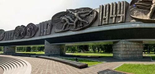 Площадь побед новокузнецк фото Мемориальный музей боевой и трудовой славы кузнецких металлургов в годы Великой 