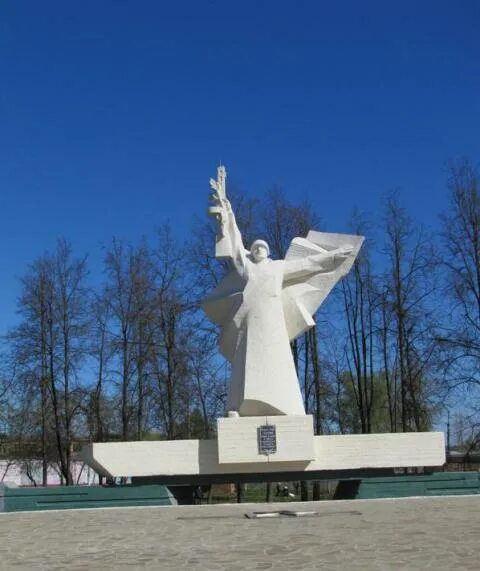 Площадь победы алексин фото Мемориалы и воинские захоронения